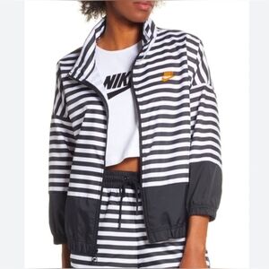 NWT Nike Striped Crop Windbreaker Jacket White/Black Womens Medium Oversized